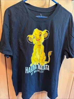 Disney Black Tee with Yellow Simba 'Hakuna Matata' Graphic